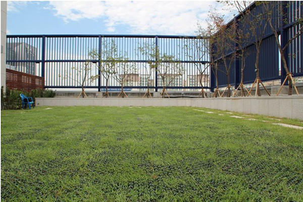 한설그린이 개발한 ‘그린펫트 보울트’를 시공한 서울 어린이대공원(사진 위)과 인천길병원(사진 아래).