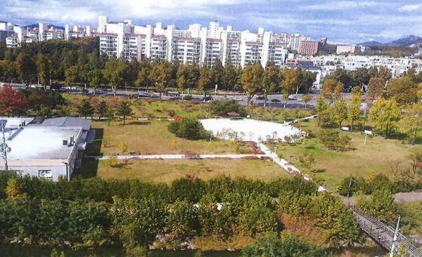 서울시가 북한산 체험형 숲속쉼터 조성사업을 통해 육군사관학교 부지에 조성한 공원의 모습. 사진=서울시