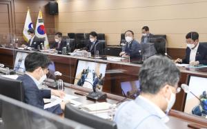 홍남기 경제부총리, 기재부 확대간부회의 개최